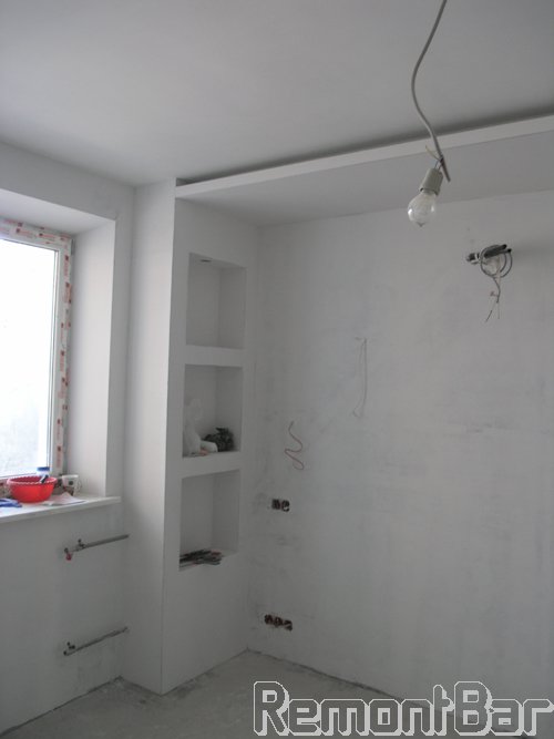 Шпатлевание стен и потолка производим после выполнения электромонтажных работ и выстраивания конструкций из ГКЛ (короба и потолок)