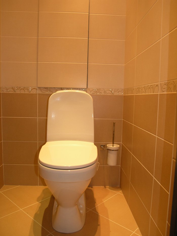 Туалетная комната 110х110 см. Ничего лишнего