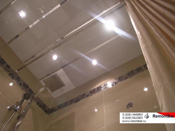 Реечный потолок в ванной комнате, отремонтированной компанией RemontBar в Отрадном, Москва